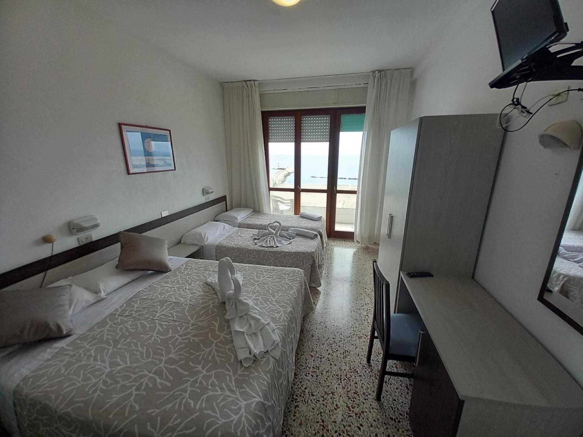 Hotel Europa Gabicce Mare Exterior photo
